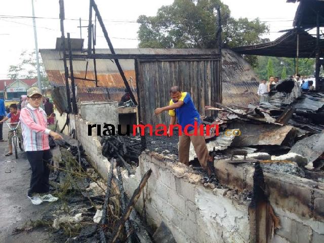 Walikota Sambangi Korban Kebakaran di Jalan Jenderal Sudirman