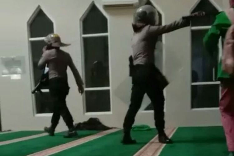 2 Polisi yang Tangkap Mahasiswa di Masjid Diamankan di Ruang Khusus 