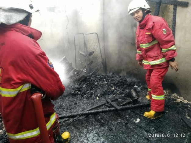 Kebakaran di Payung Sekaki Hanguskan Satu Unit Rumah dan Isinya