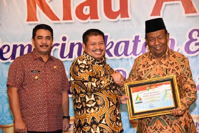 Bengkalis Terima KI Award Riau, Bupati: Terima Kasih Diskominfo