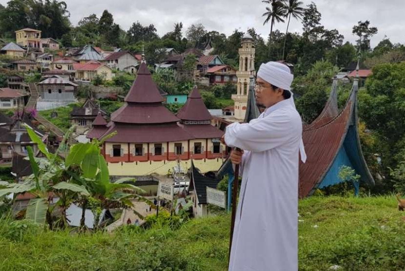 Catut Nama Ketua MUI Sumbar, Relawan Jokowi Minta Maaf