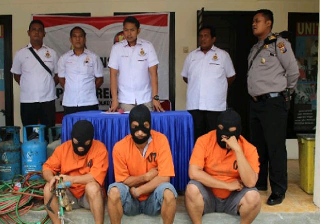 Komplotan Maling Robohkan Tower Seluler di Pelalawan