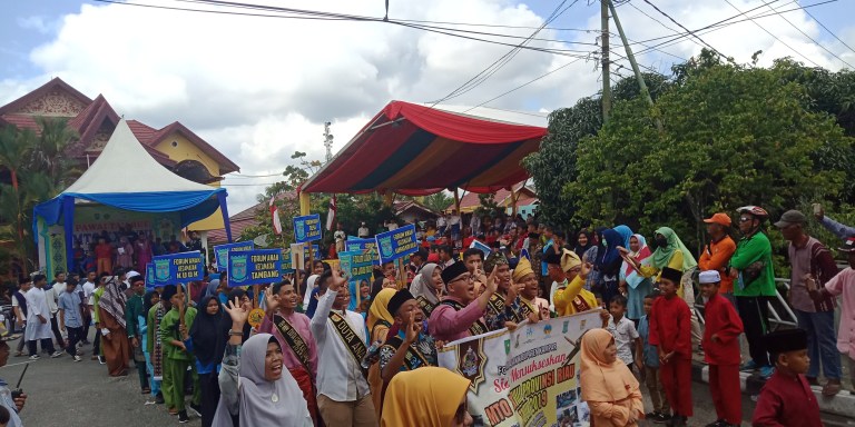 Tuan Rumah Kampar Turunkan 3.500 Peserta Saat Pawai Taaruf MTQ Provinsi ke-38