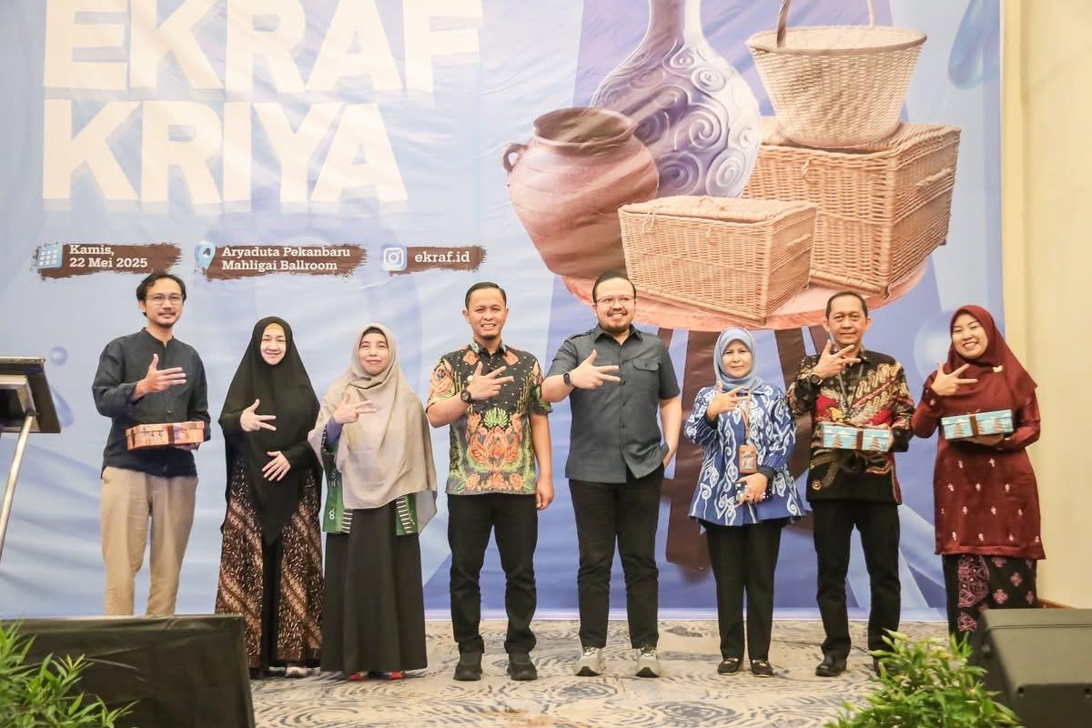 Wako Pekanbaru Buka Kegiatan Peningkatan Kapasitas Pegiat Ekonomi Kreatif Kriya 
