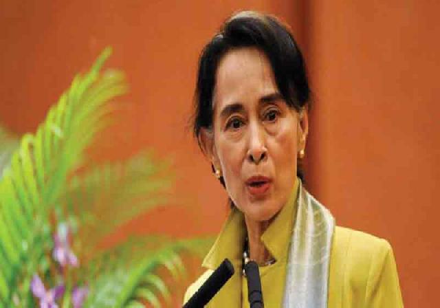 Militer Boikot RUU  Penasehat Negara Suu Kyi