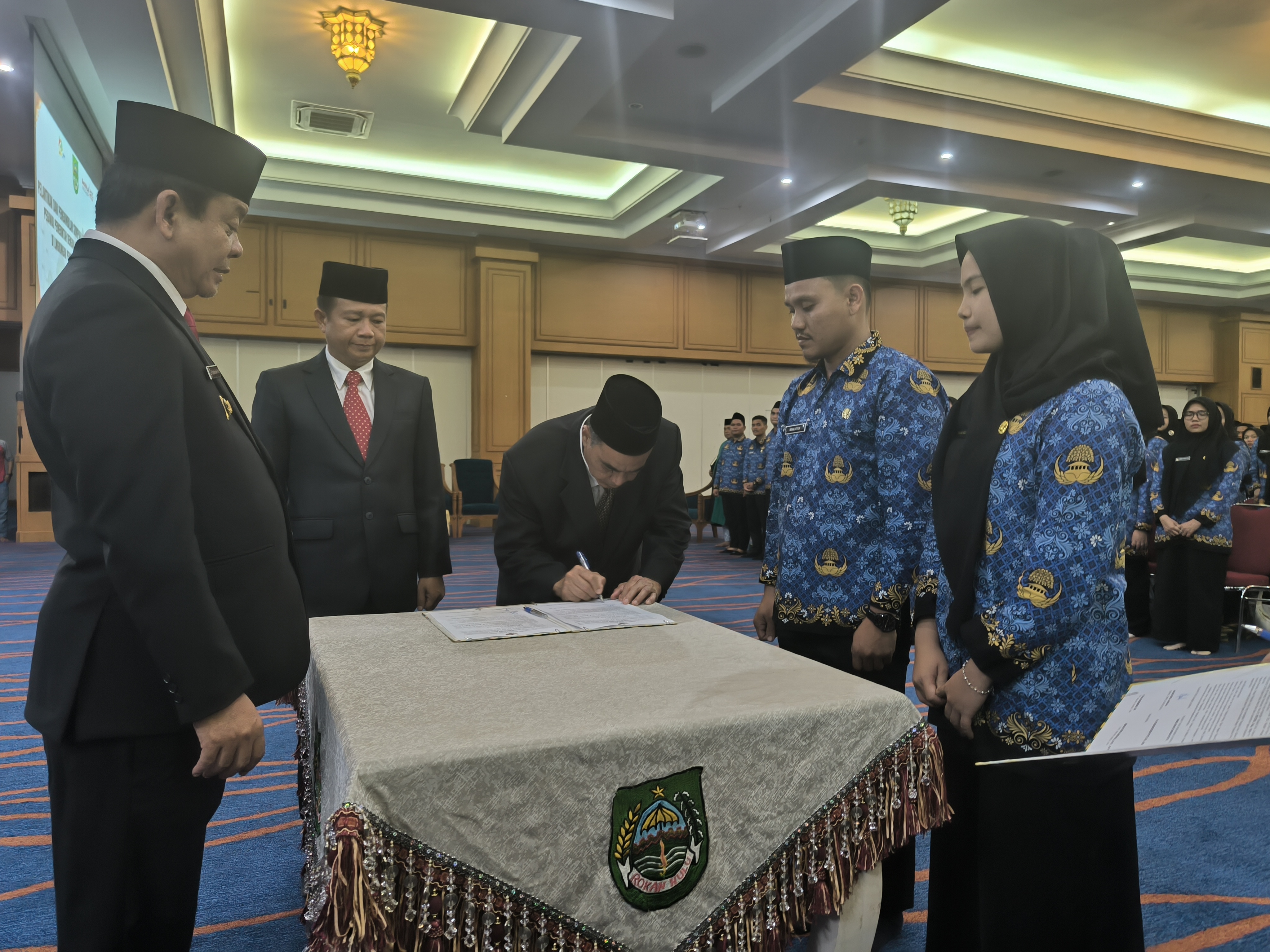 Bupati Syafaruddin Poti Lantik 150 PPPK Tahap II