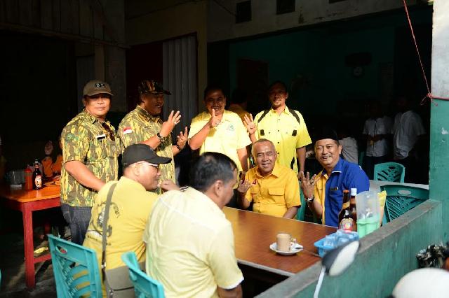 Andi Rachman Ngopi Bareng Syamsudin Uti di Pasar Parit 11 Tembilahan