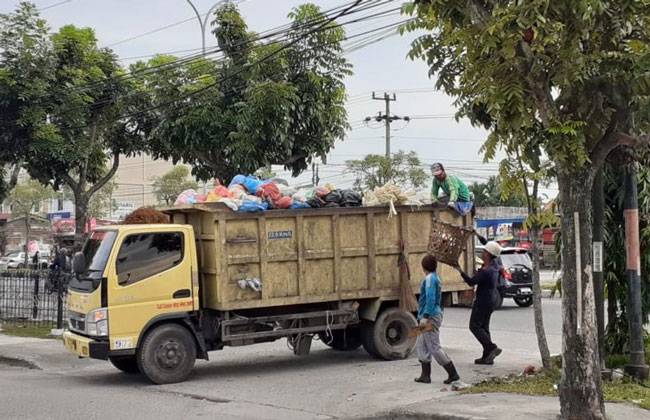 Tahun Depan Buang Sampah Sembangan di Pekanbaru Akan Didenda