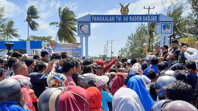 Luhut Sebut Demo di Natuna Ada Agenda Politik, Wabup: Masyarakat Bergerak Sendiri