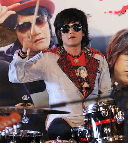 Drumer Band J-Rocks Ditangkap Polisi Bersama 1 Kg Ganja