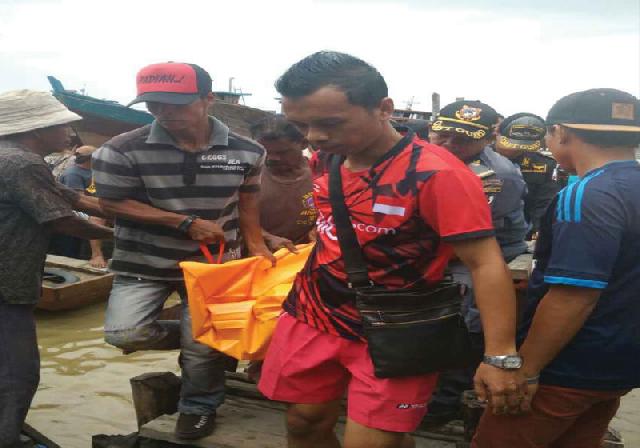 Dihantam Ombak, KM Kintan Tenggelam