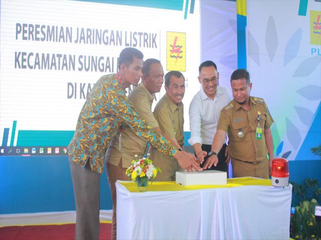 Akhirnya Warga Sungai Mandau Miliki Jaringan Listrik