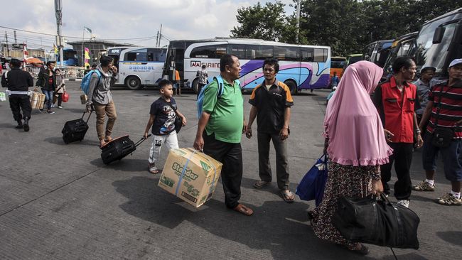 Mulai Pukul 18.00 WIB, DKI Hentikan Layanan Angkutan Darat Masuk dan Keluar Jakarta