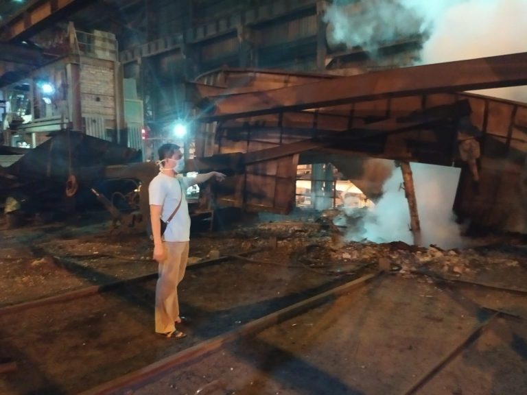 Tungku Pelebur Besi PT RPS di Kampar Meledak, 4 Karyawan Terlempar dan Dilarikan ke Rumah Sakit  