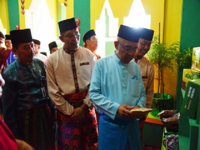 Gubernur Riau Cicipi “Palito Daun”