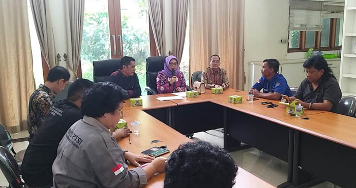 Banyak Pelanggaran Hak Buruh, FSB-Solidaritas Indonesia Riau Audiensi dengan Senator Misharti