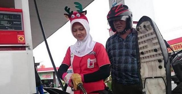 Dewan Ingatkan Swasta Tak Paksa Karyawan Gunakan Atribut Natal