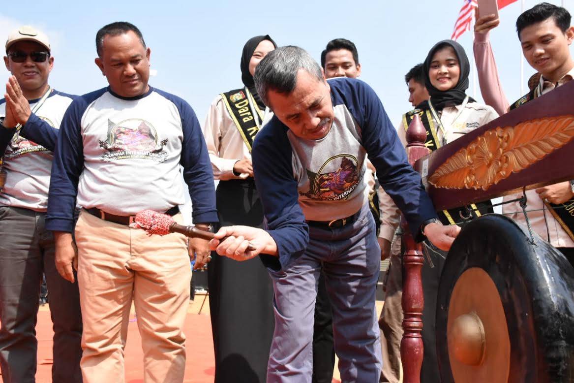 Gubernur Riau Buka Kampar International Dragon Boat Festival 2019