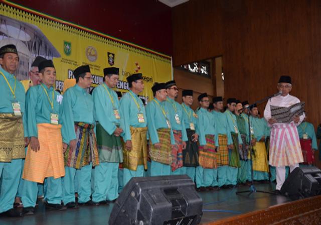 Lantik Pengurus PMRJ, Gubri Minta Jalin Komunikasi  dan Jaga Kekompakan