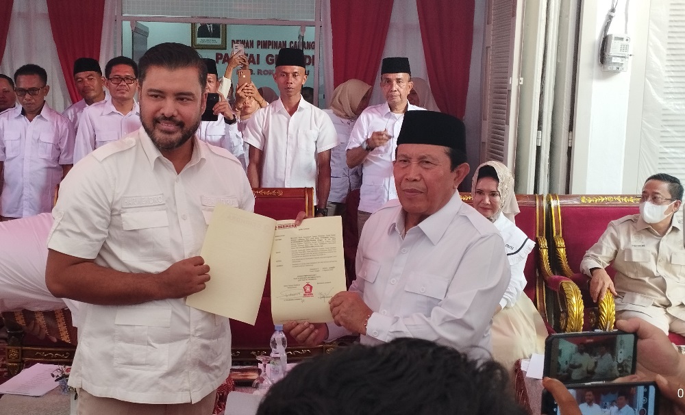 Dualisme Berakhir, Sukiman Terima SK Ketua DPC Gerindra Rohul