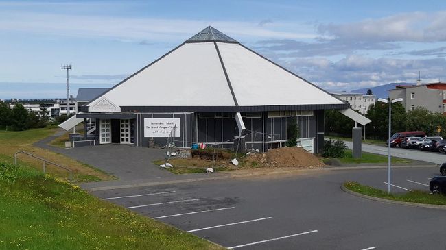 Mengintip Masjid 'Pertama' di Islandia