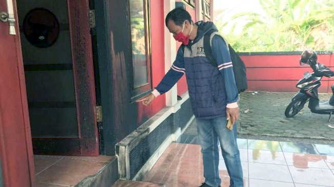 Kantor DPC PDIP Cianjur Dilempari Bom Molotov
