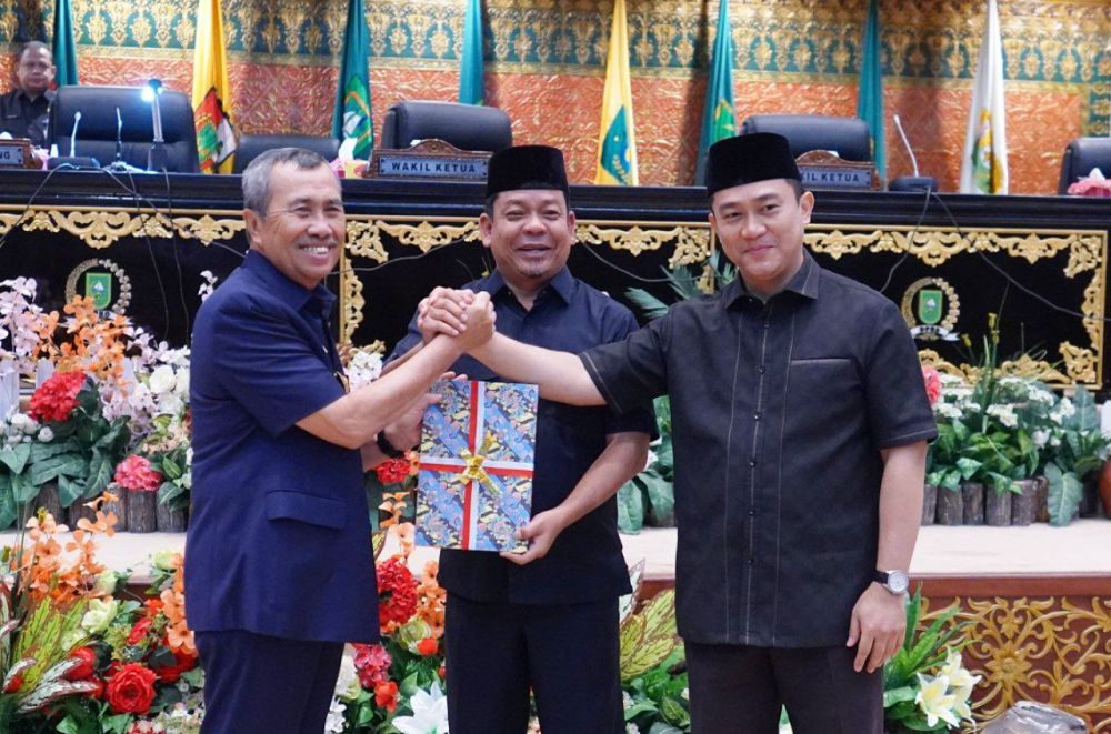 Gubri Syamsuar Sampaikan Nota Ranperda APBD Perubahan 2023