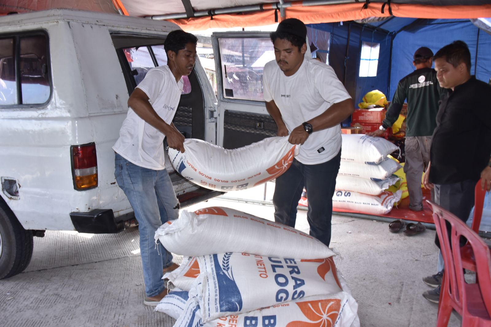 Baznas Salurkan 1 Ton Beras ke 7 Desa Terdampak Banjir