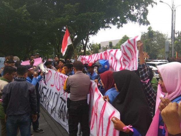 Puluhan Mahasiswa UIN Suska Geruduk DPRD Riau, Ini Tuntutan Mereka