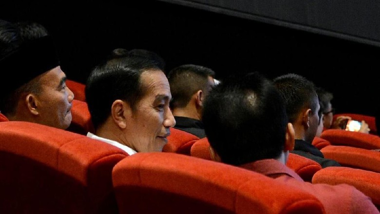 Merasa Terganggu, Netizen Protes Iklan Jokowi di Bioskop