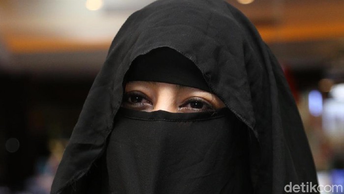 Berdoa Dipanjangkan Umur, Umi Pipik Idap Tumor Kelenjar Getah Bening