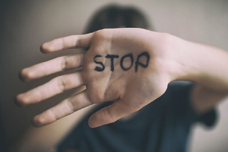 Pemilik Pondok Tahfiz di Bandung Perkosa 12 Santriwati hingga Hamil dan Lahirkan 8 Anak