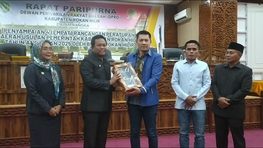 Pemkab Rohil Sampaikan 4 Ranperda di Rapat Paripurna DPRD
