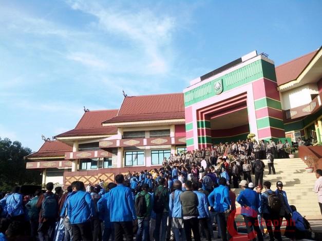 BEM UNRI Gelar Demonstasi di DPRD Riau Siang Ini