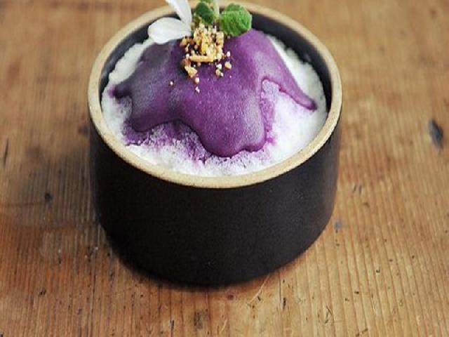 Kafe bora mempunyai ragam dessert cantik berbahan ubi ungu