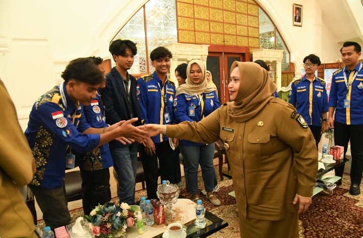 Audiensi Bersama BEM Politeknik, Bupati Kasmarni Bahas Infrastruktur Hingga Pendidikan