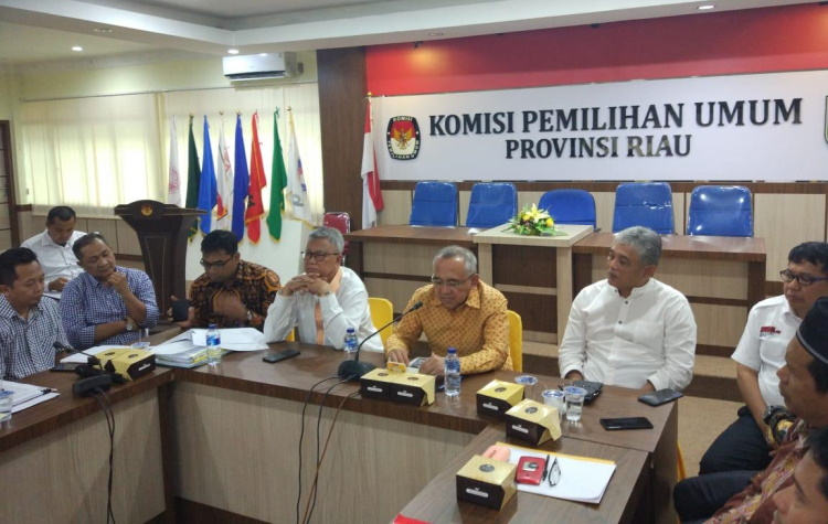 Pantau Persiapan Pelaksanaan Pilkada, Andi Rachman dan Syamsurizal Datangi KPU Riau