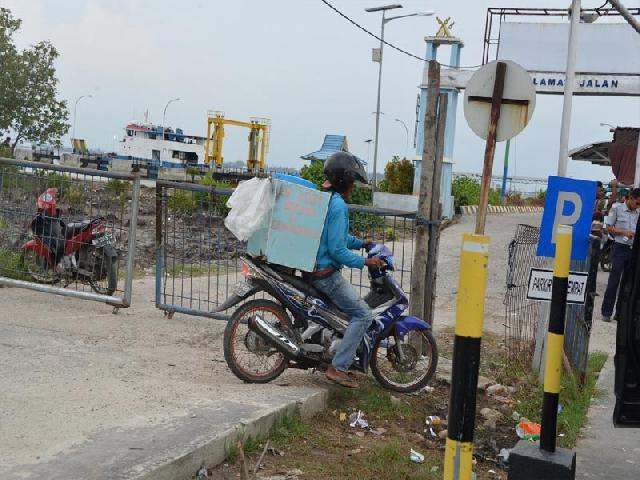Pelayanan Pelabuhan Roro Tanjung Kapal Amburadul