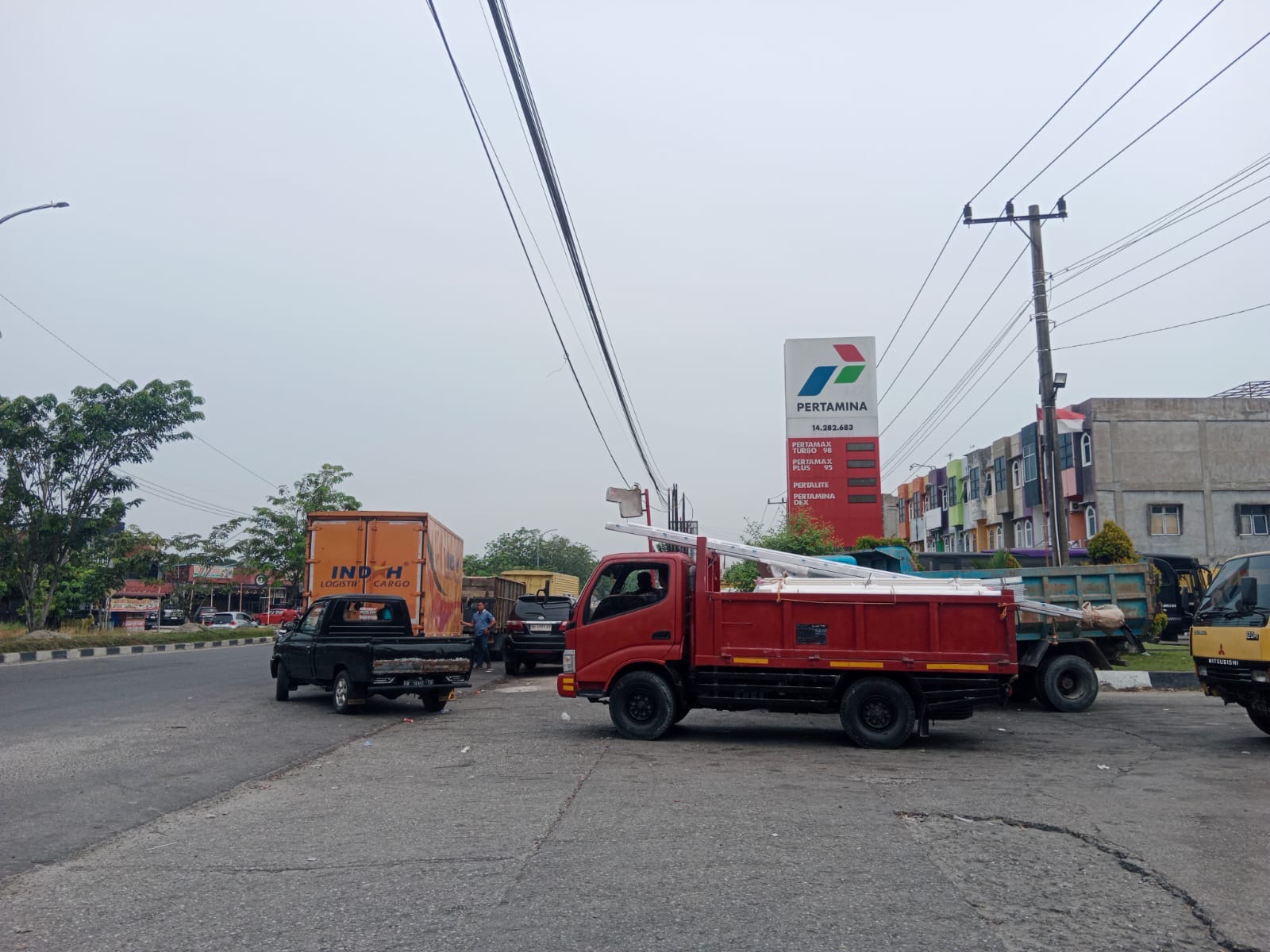 Antrean Solar SPBU di Pekanbaru, Pertamina Sumbagut Bantah Kelangkaan Tapi Ini Penyebabnya
