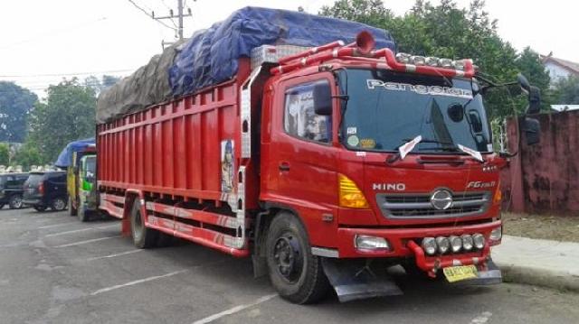 Kaki Alamsyah Remuk Dilindas Truk Tangki