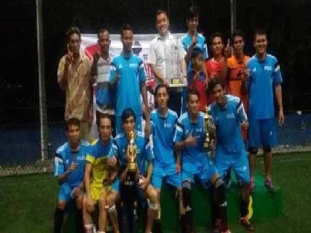 Khalifa FC Boyong Piala IKMR Kuansing