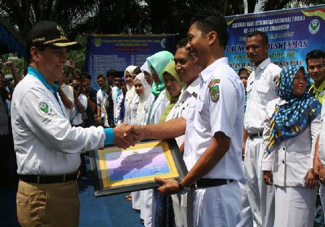 Pejabat Diskes Rohul Raih Beragam Prestasi