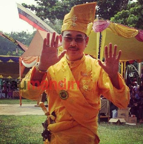 Tengku M Nizar Didaulat Jadi Raja Rantau Kampar Gunung Sahilan