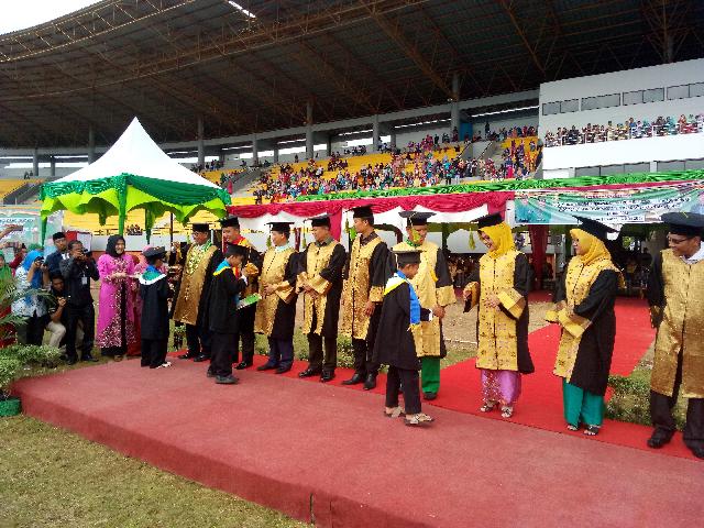 Bupati Hadiri Wisuda ke-11 MDA Se-Kabupaten Kuansing