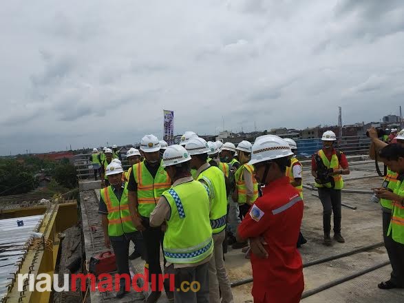 Anggota DPRD Riau Dapil Pekanbaru Tinjau Jembatan Siak IV