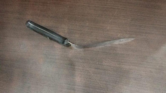 Pisau Penusuk Imam Masjid Bengkok, Polisi: Sangat Tipis, Motong Wortel Juga Bengkok