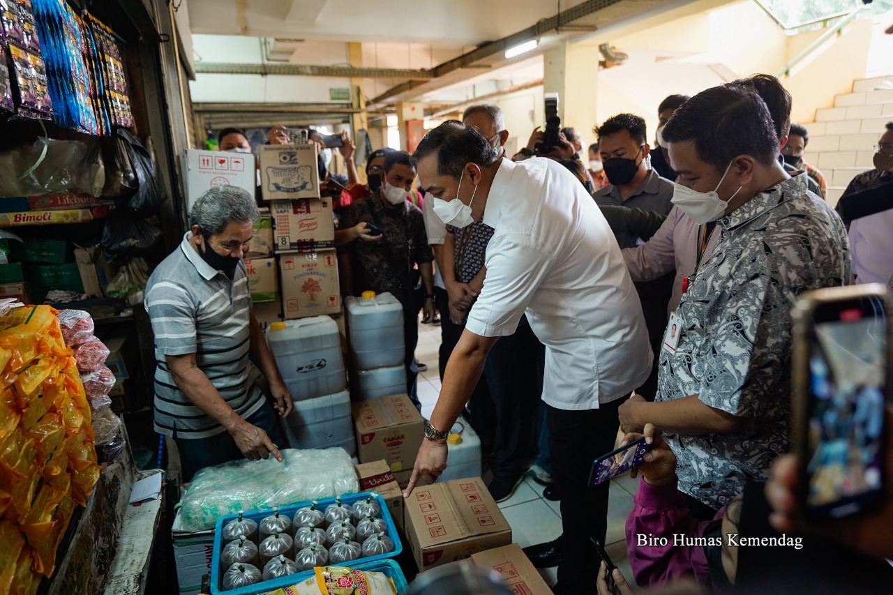 Pedagang Pasar Bisa Ganti Stok Minyak Goreng Lama ke Agen Sesuai HET