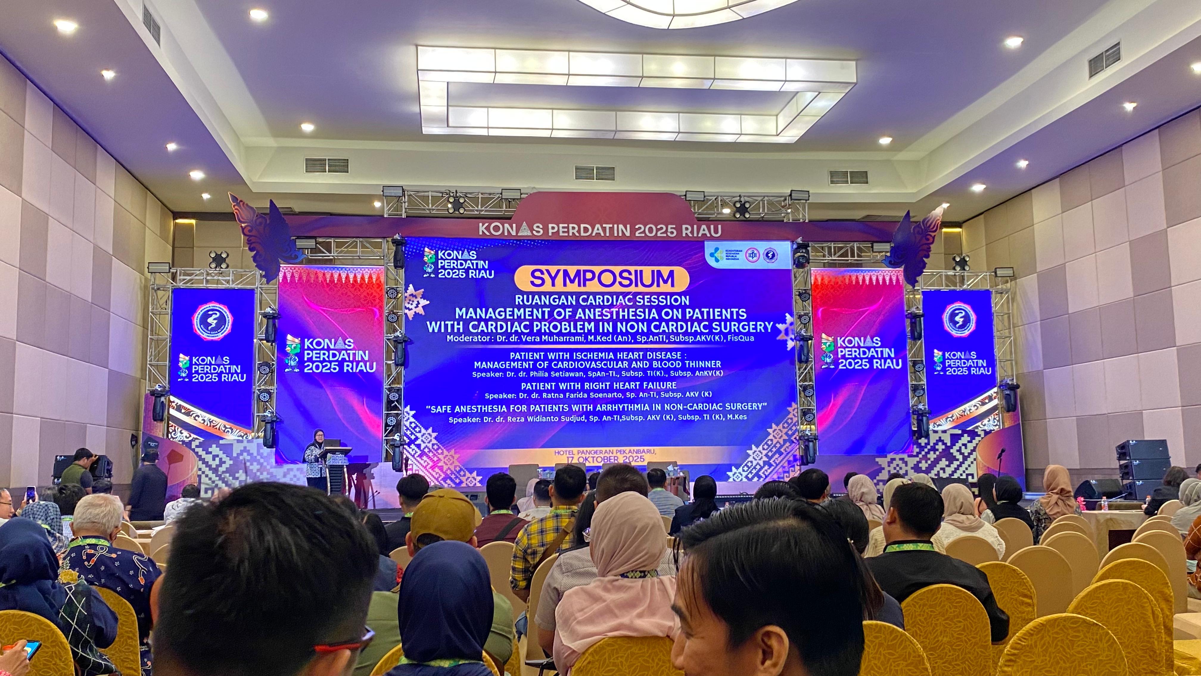 Simposium Nasional PERDATIN di Riau, Sejumlah Toko Terima Penghargaan