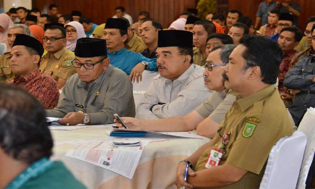 Bupati Kampar Hadiri  Rapat Kerja dengan Mendagri