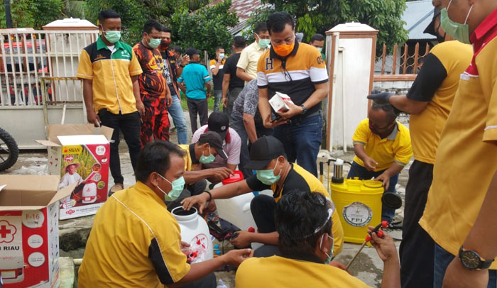 Putus Mata Rantai Covid-19, Golkar - Hanura Kuansing Gelar Bakti Sosial dan Bagi-bagi Masker